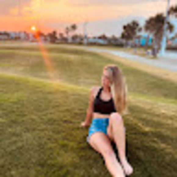 Meet your Posher, Lizzy - Picture 1 of 1